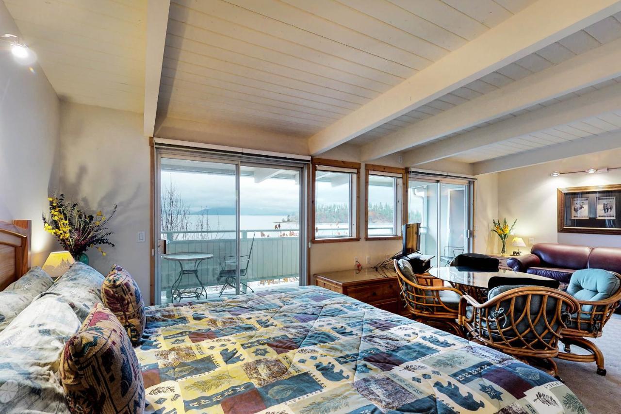 Many Springs Lakefront Condos Bigfork Exterior photo